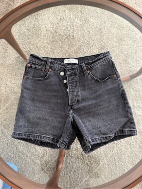 Abercrombie the dad short high rise size 2